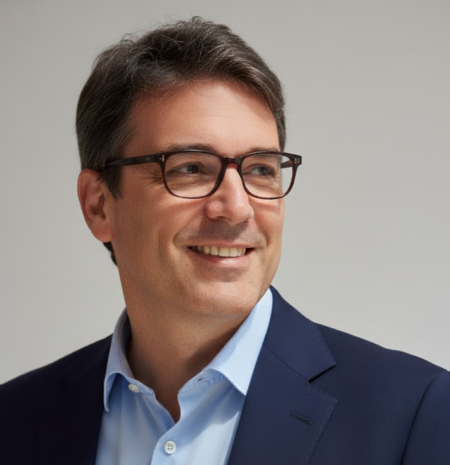 Lluís Miret Catalán - Autor de la col·lecció